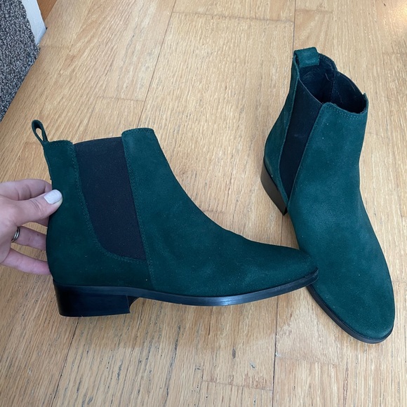 BRAND NEW Green suede ankle boots. Size 6.5 (European 37) L’intervalle - Picture 5 of 6